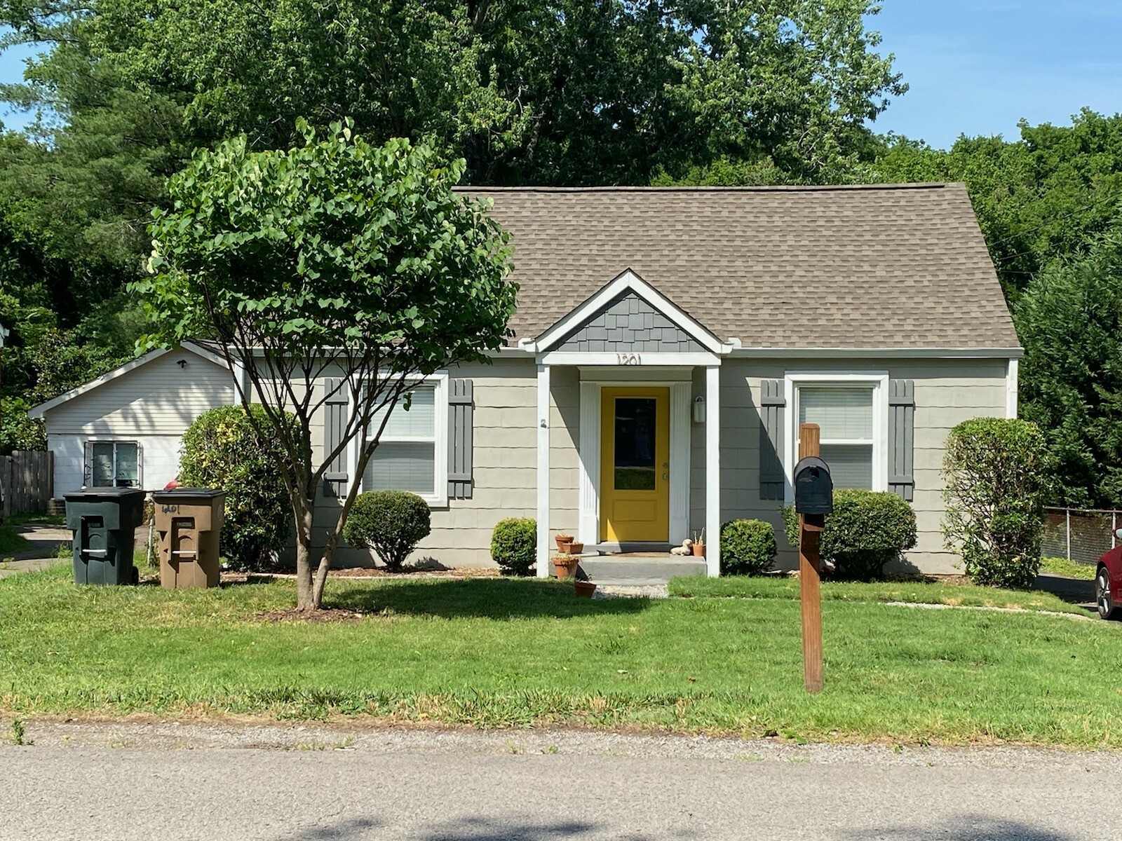 Property Photo:  1201 Ardee Ave  TN 37216 