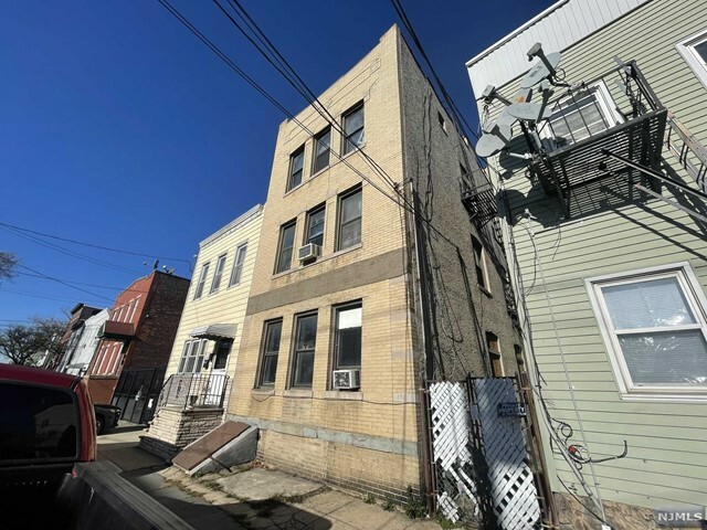 196 Malvern Street  Newark NJ 07105 photo