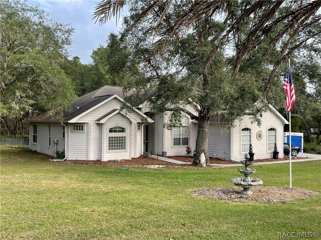 Property Photo:  2415 W Mesa Verde Drive  FL 34465 