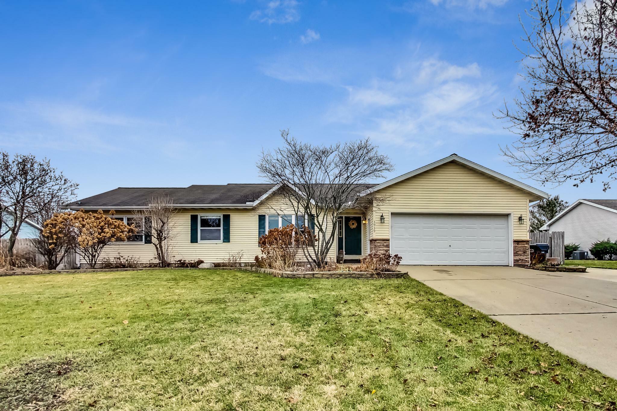 Property Photo:  3939 Green Acre Drive  MI 49085 