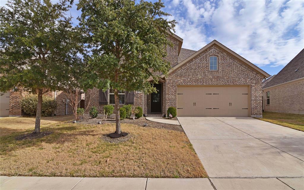 Property Photo: 1004 Hoxton Road TX 75126