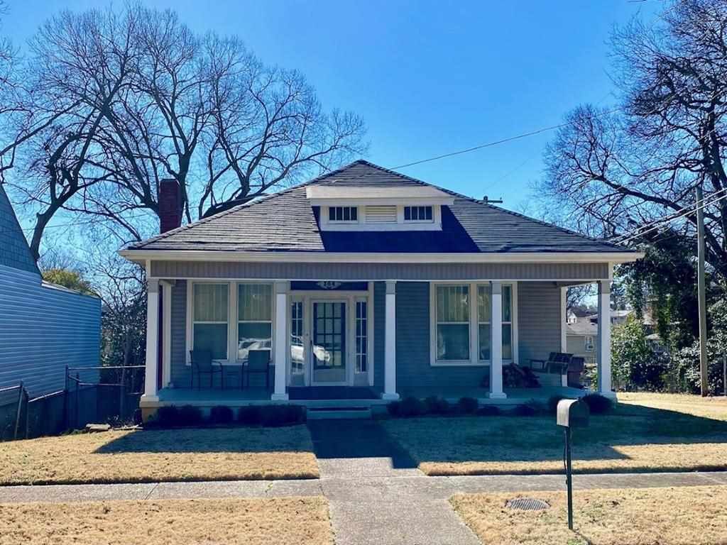 Property Photo:  204 11th St E  AL 35660 - SHEFFIEL 