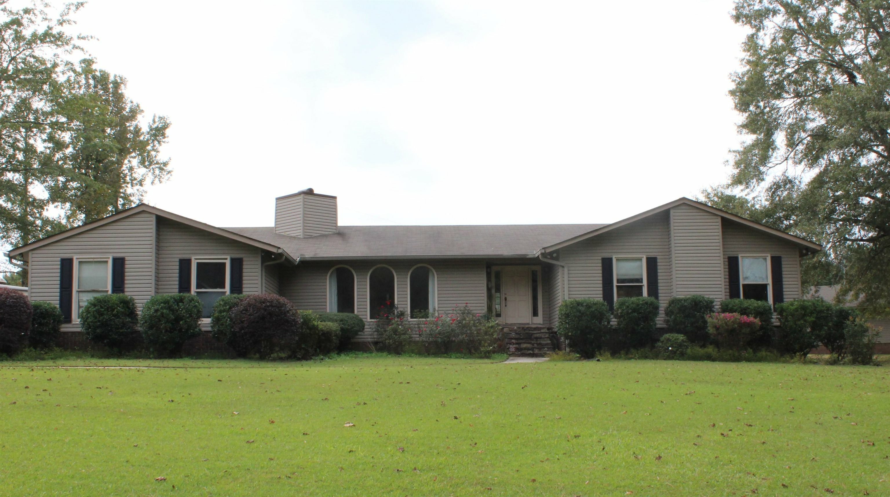 Property Photo: 400 Prospect Rd AL 35503