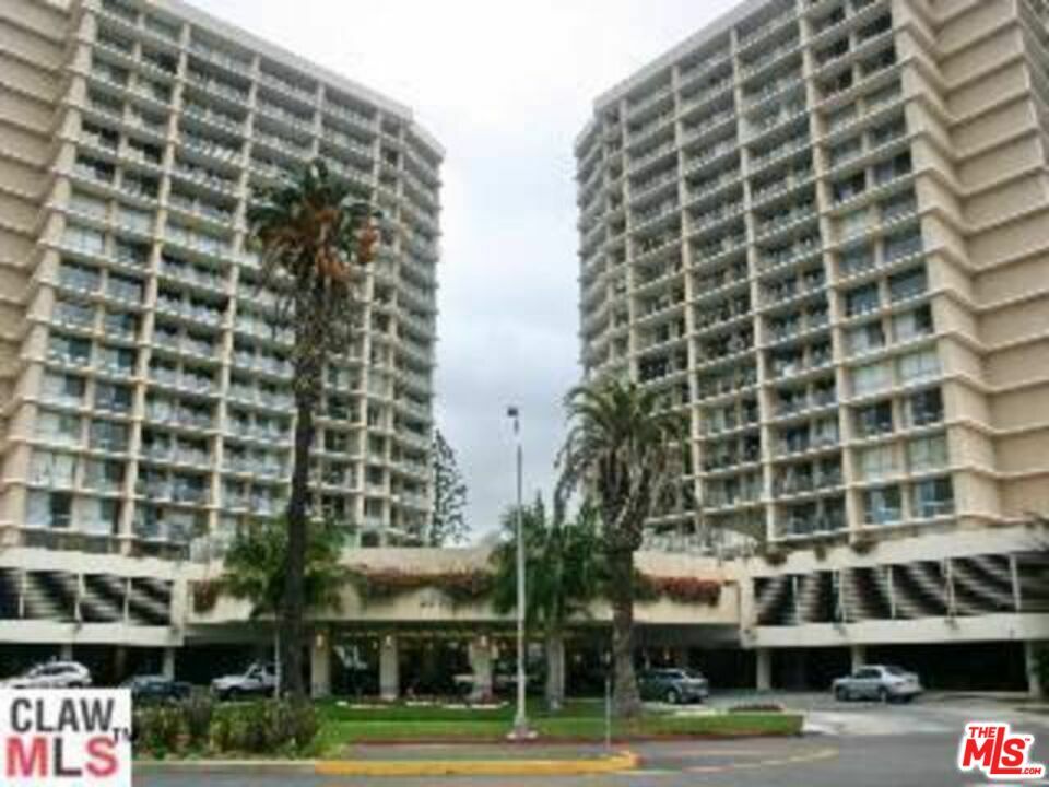 Property Photo:  201   Ocean Ave 510B  CA 90402 