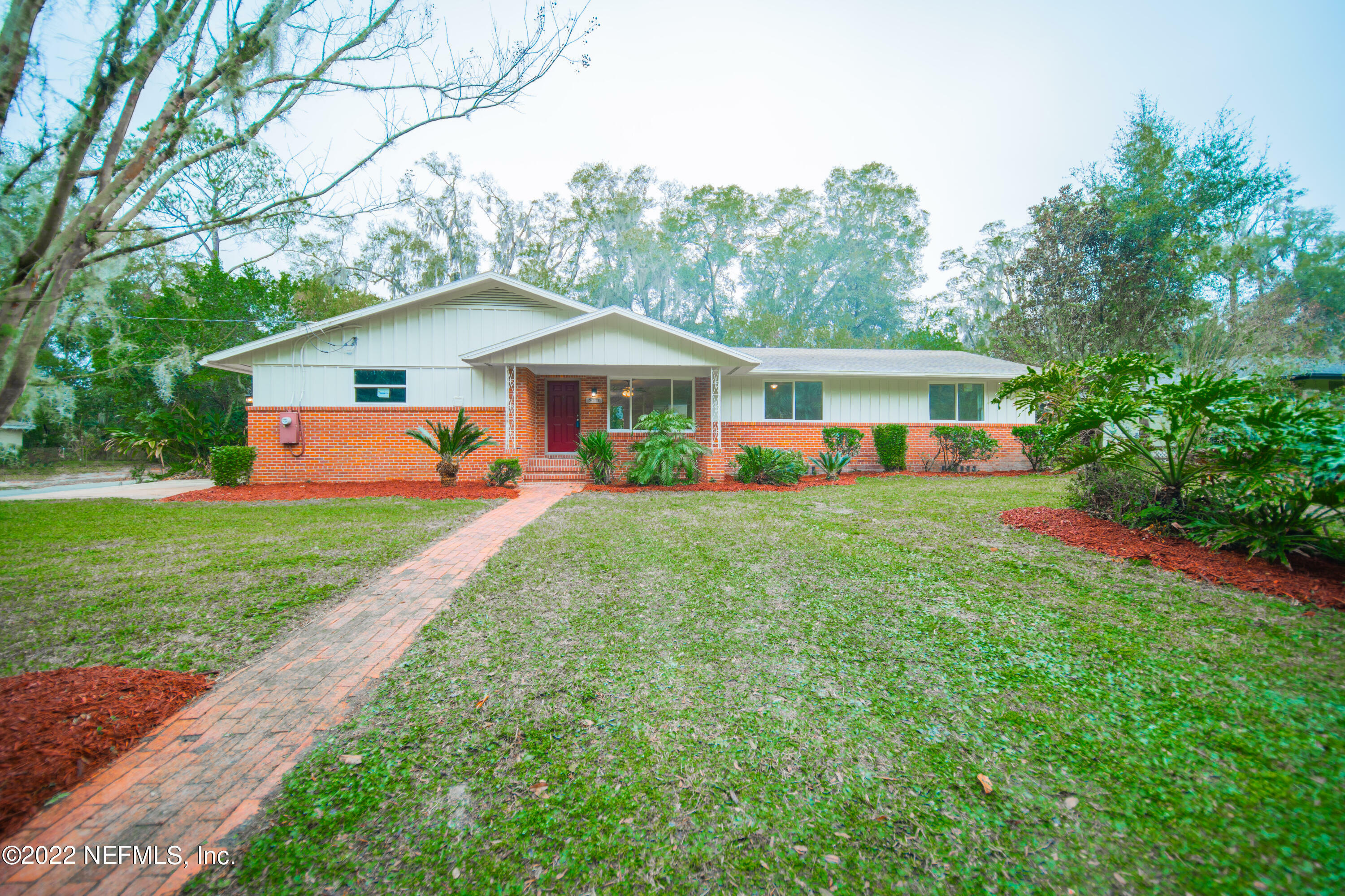 Property Photo:  5007 Thorden Road  FL 32207 