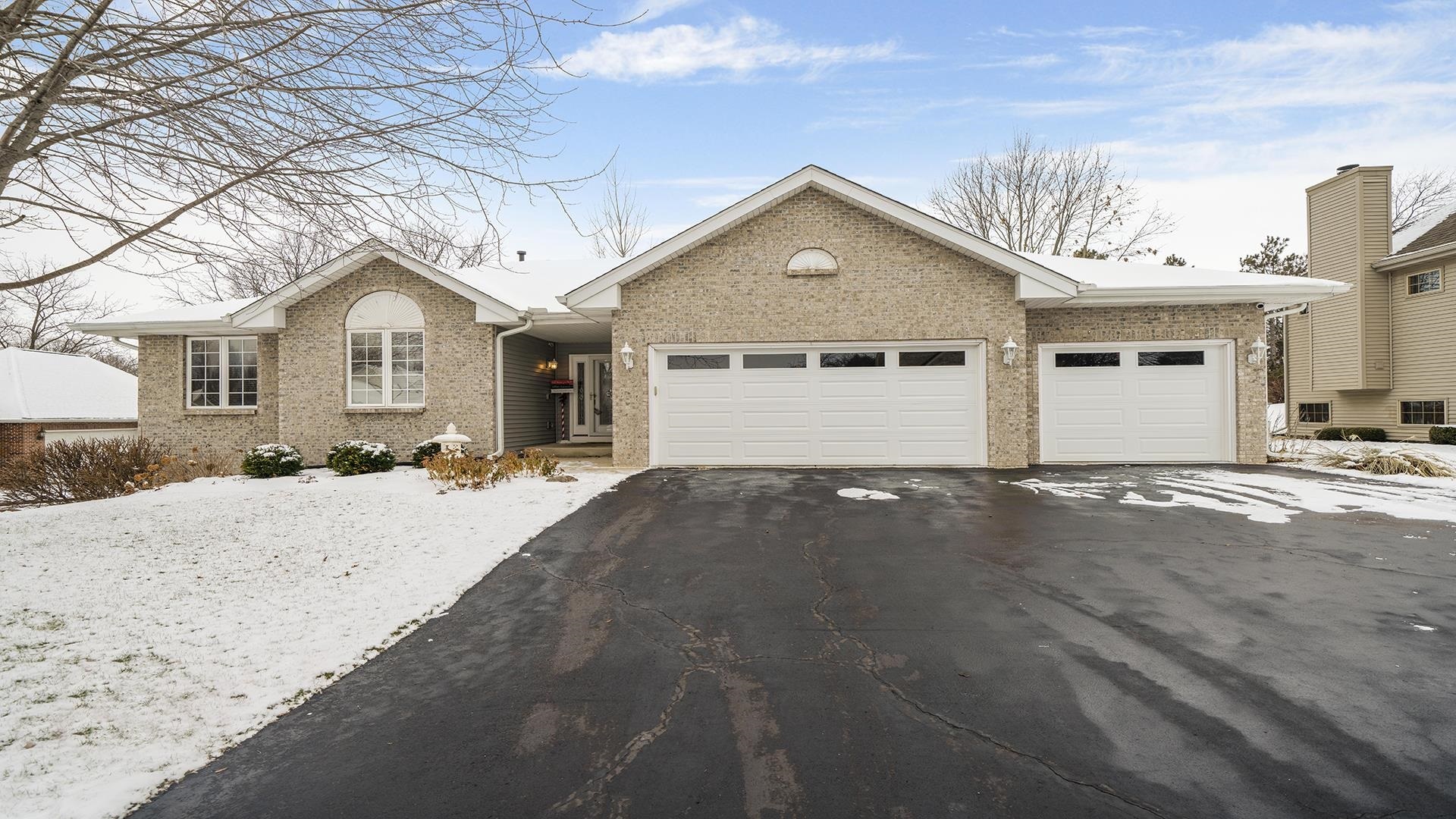 Property Photo:  9074 Forest Ridge Drive  IL 61073 