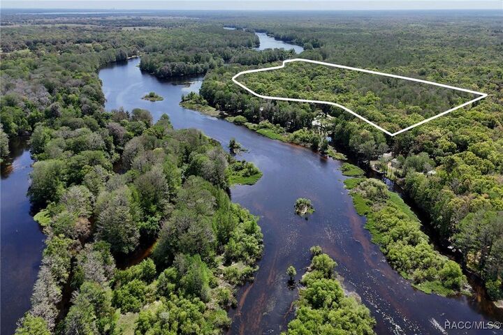 Property Photo: 13510 E Shawnee Trail FL 34450