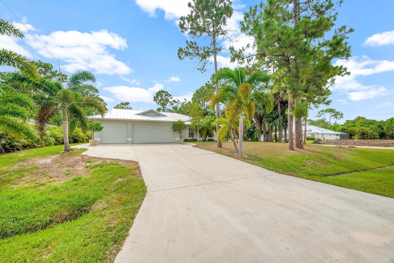 Property Photo:  1802 SW Renfro Street  FL 34953 