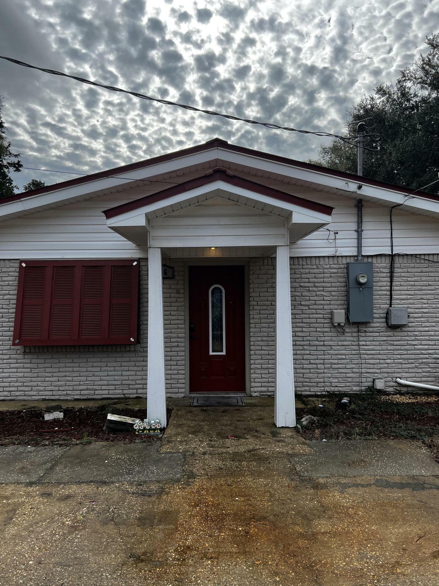 Property Photo:  166 Patch Avenue  FL 32539 
