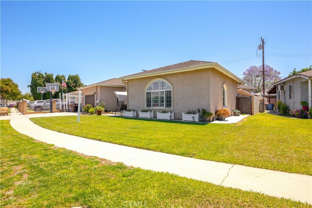 Property Photo:  352 Melham Avenue  CA 91744 