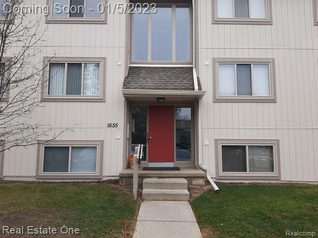 Property Photo:  1655 Riverside Drive 10  MI 48309 