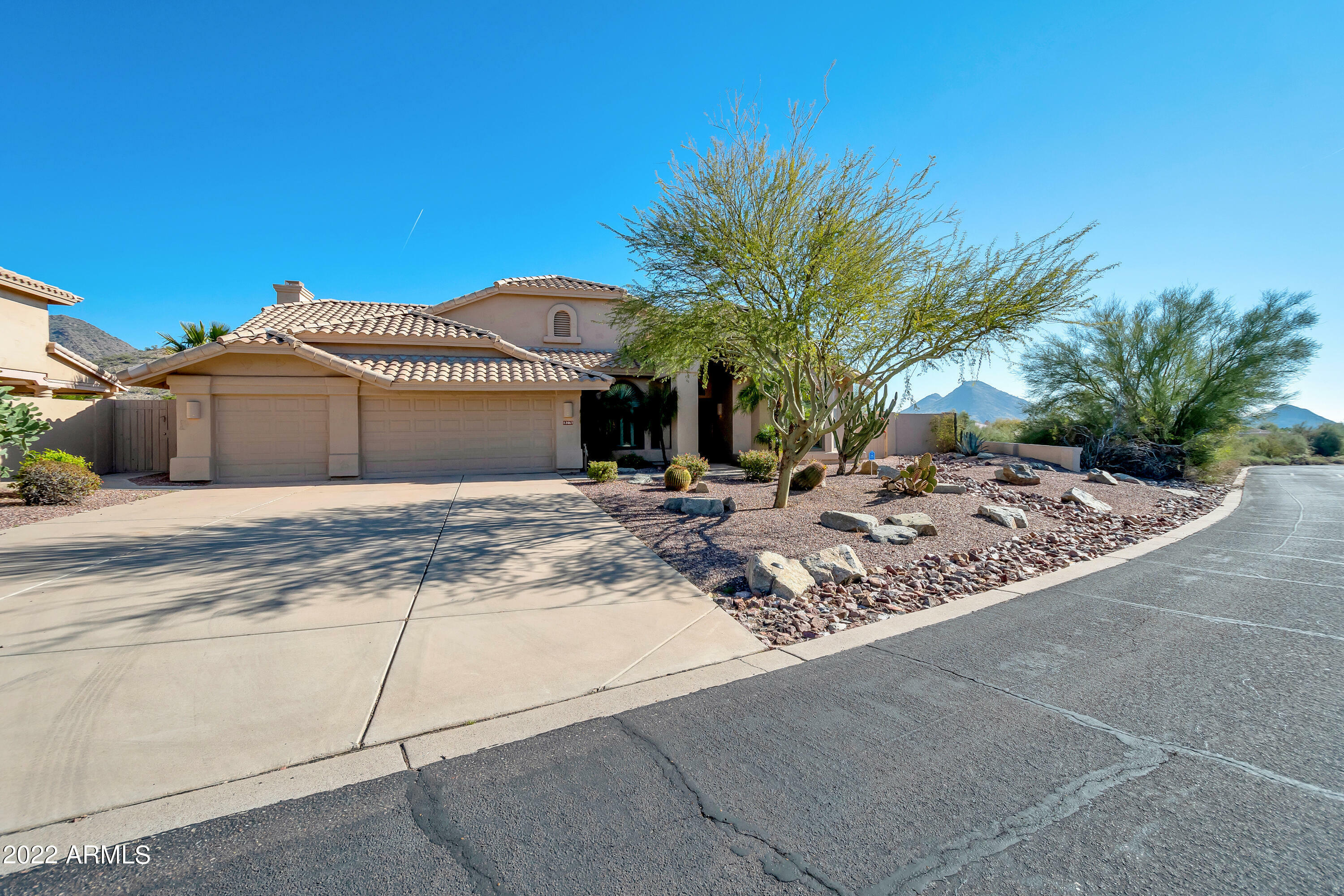 Property Photo: 12067 N 127th Way AZ 85259