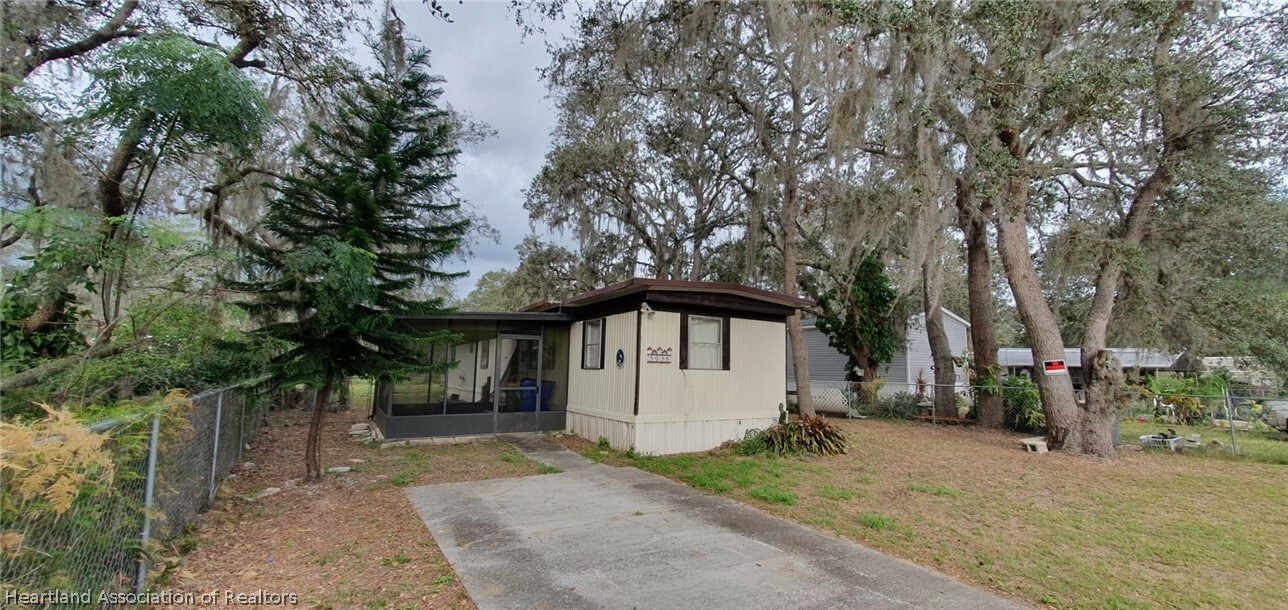 Property Photo:  5036 Barnum Street  FL 33876 