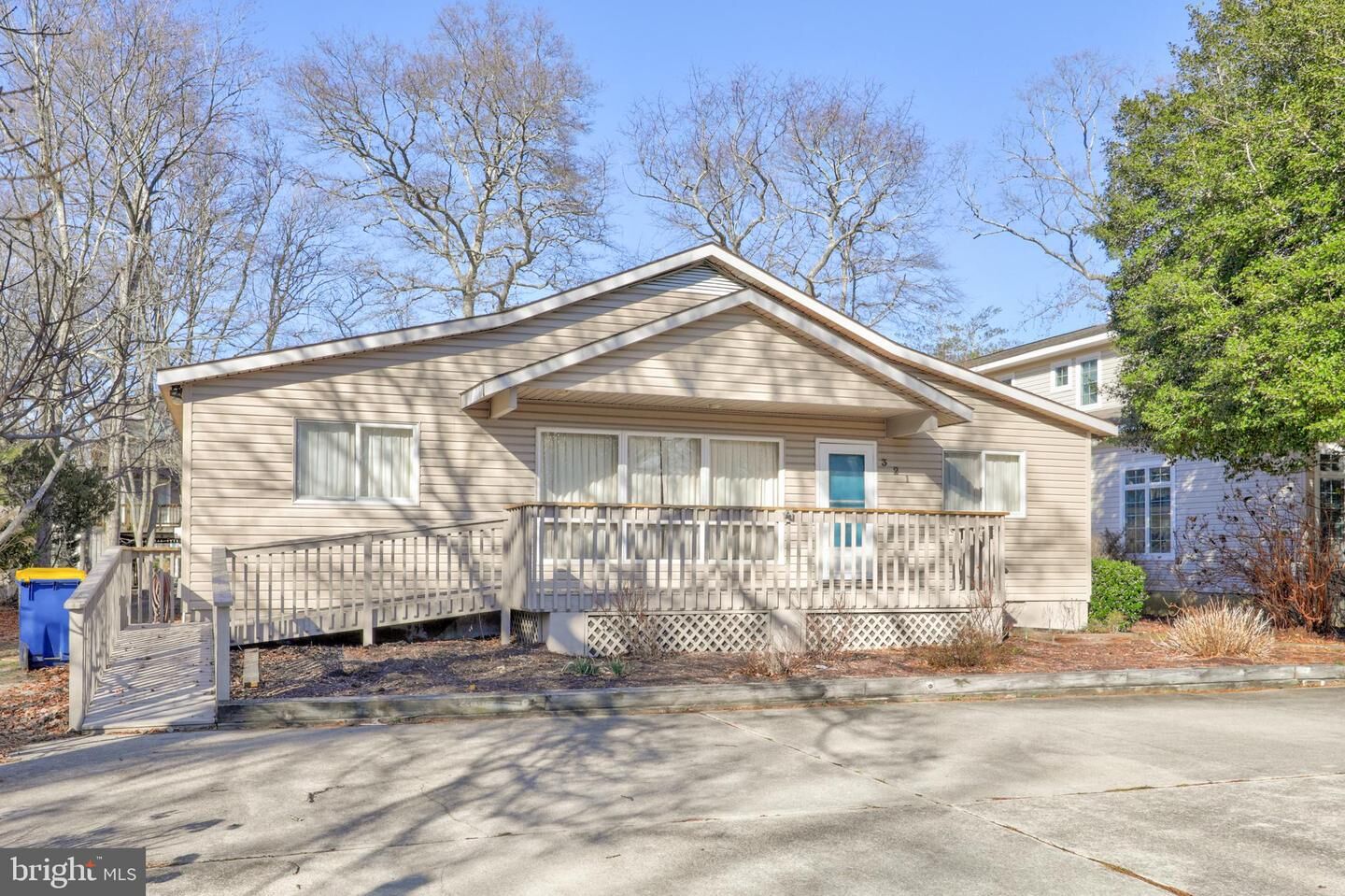 Property Photo:  321 Oakwood Street  DE 19930 