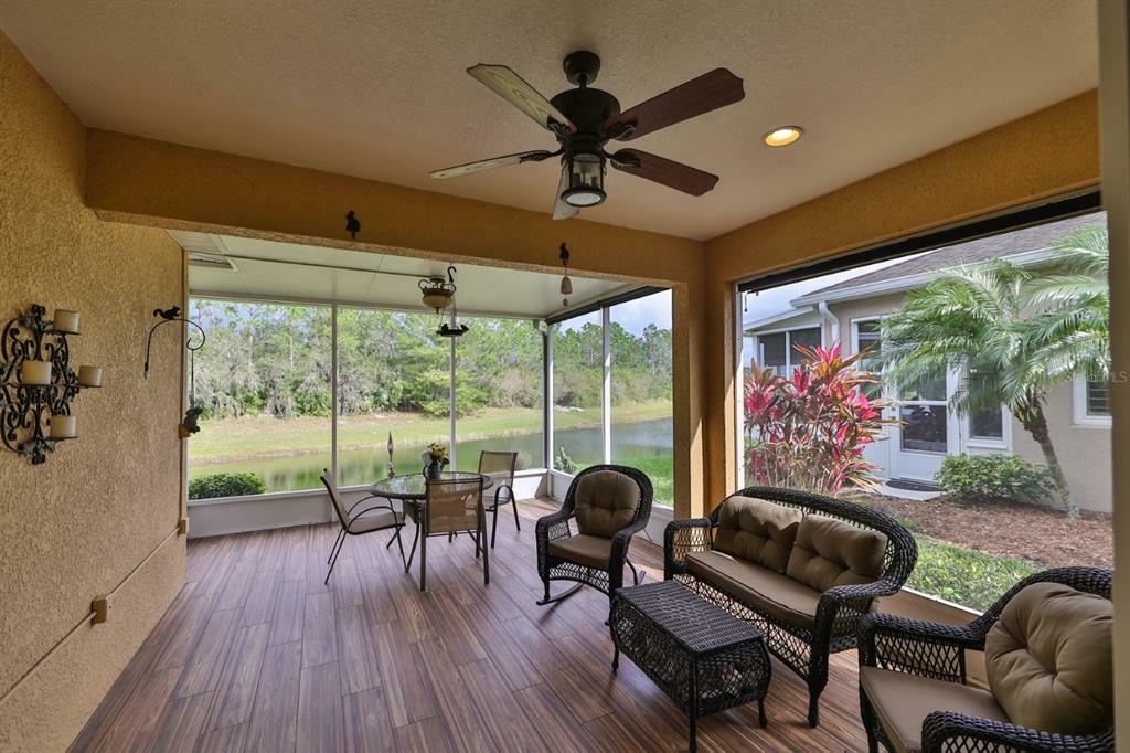 Property Photo: 2307 Oakley Green Drive FL 33573