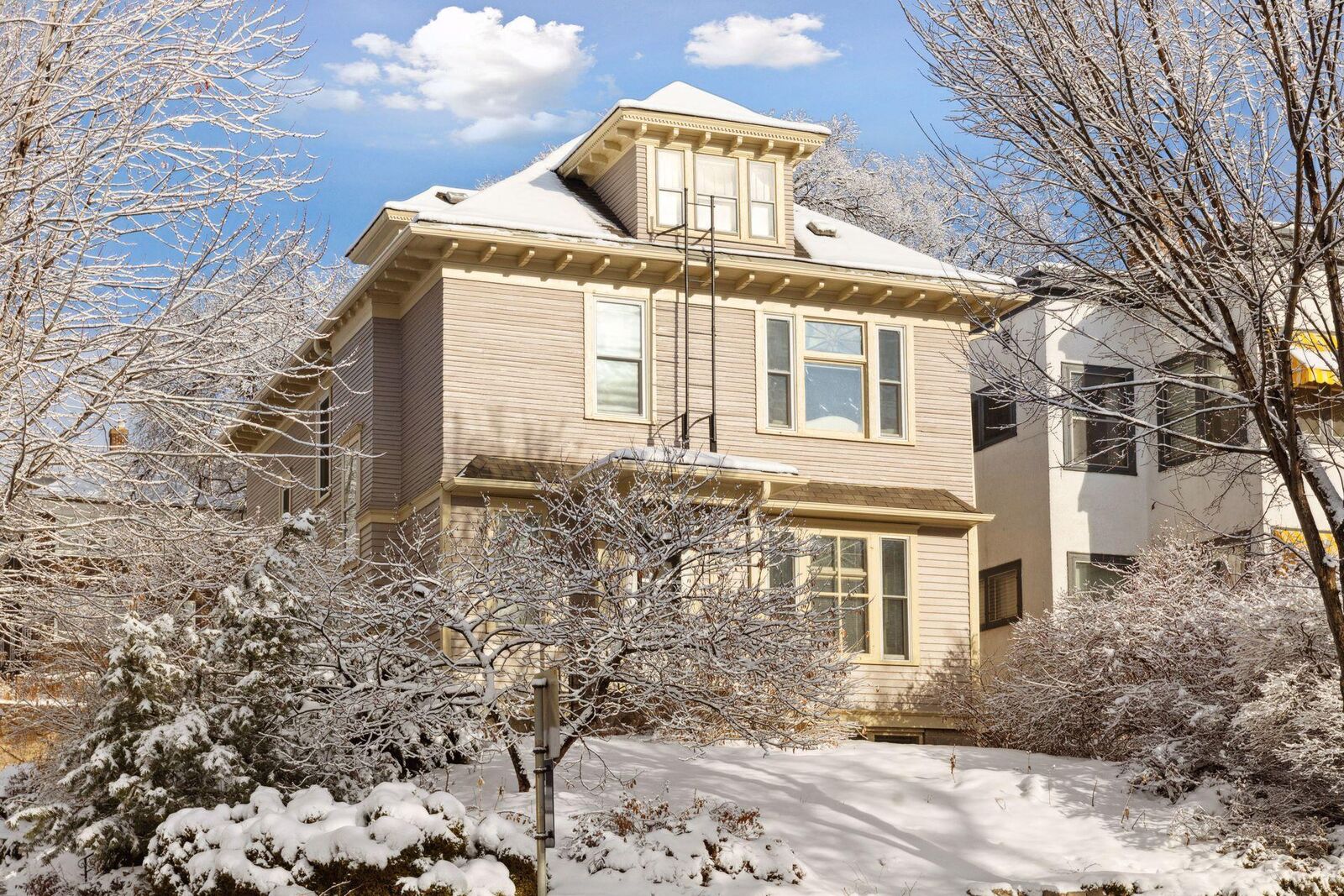 Property Photo:  1801 Franklin Avenue SE  MN 55414 