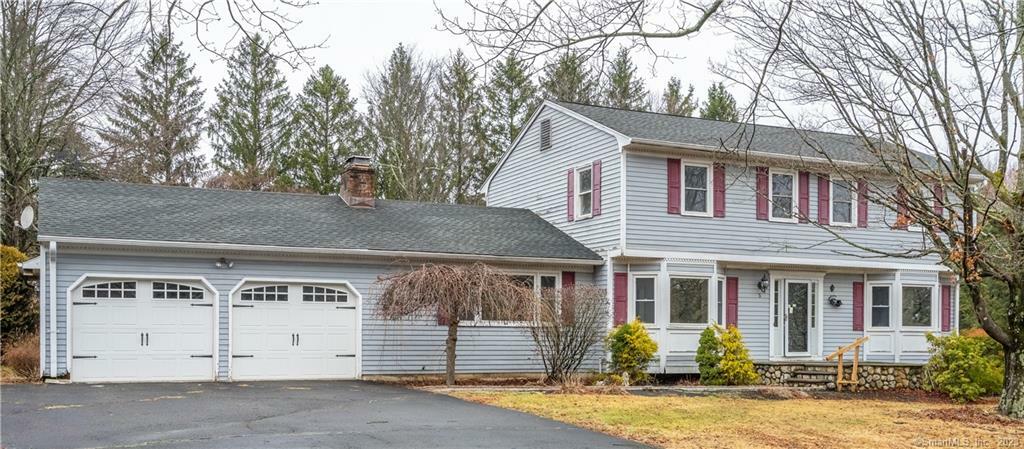 Property Photo:  5 Deerfield Lane  CT 06468 