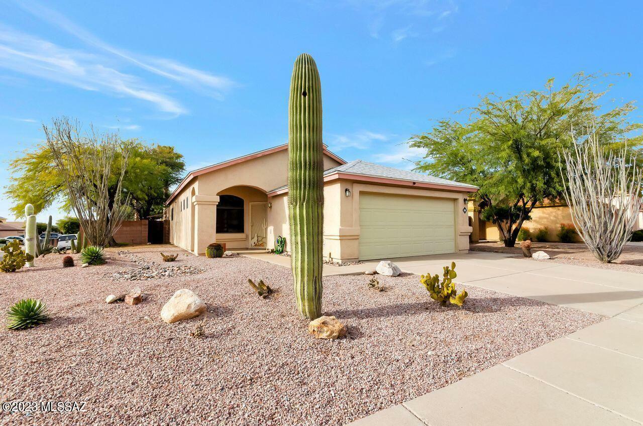 Property Photo:  8318 S Va Del Palacio  AZ 85747 