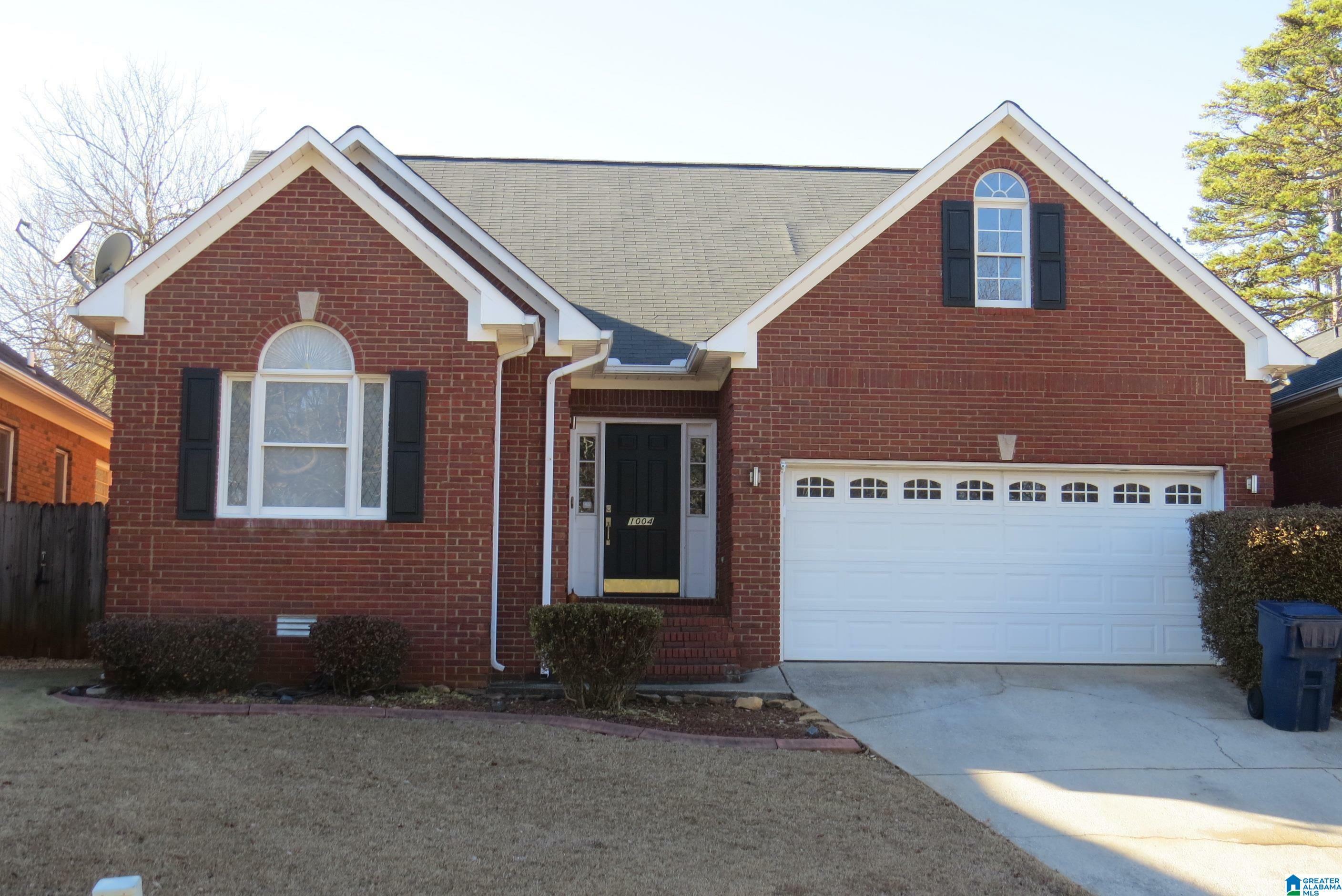 Property Photo:  1004 Eagle Pass Way  AL 36207 