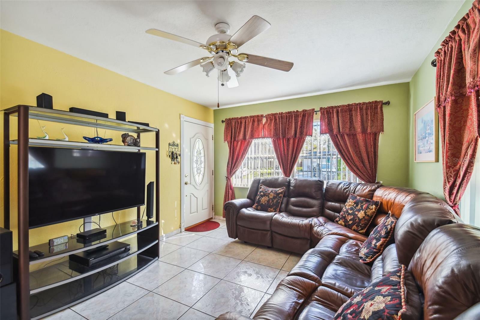 Property Photo:  3105 W Palmetto Street  FL 33607 