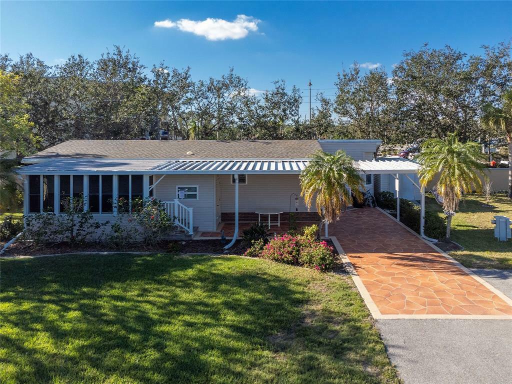 Property Photo:  2100 Kings Highway 1088B  FL 33980 