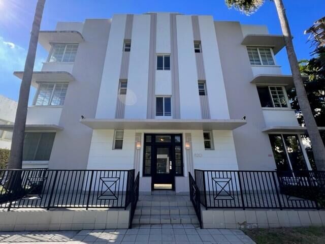 Property Photo: 820 Euclid Avenue 205 FL 33139