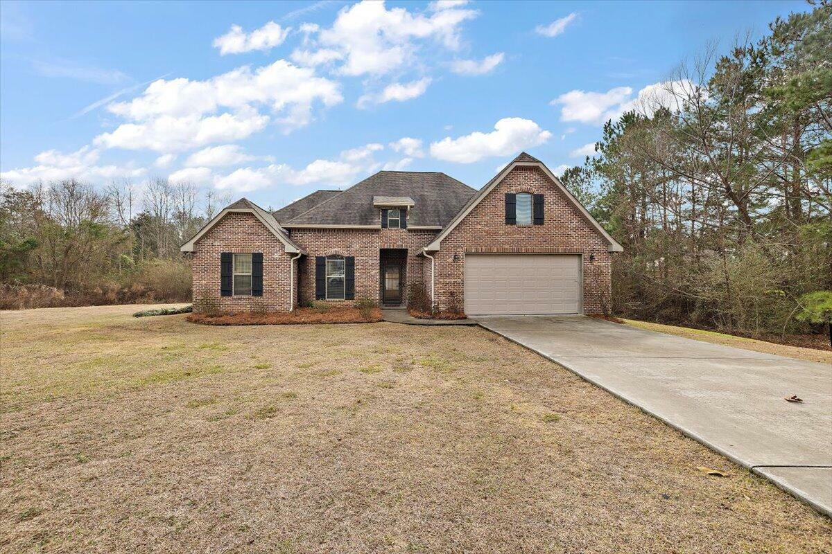 Property Photo:  20 Lariat Ln.  MS 39402 