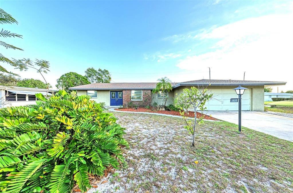 Property Photo:  2820 Case Avenue  FL 34207 