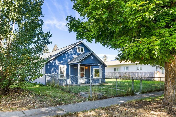 310 W Washington Ave  Chewelah WA 99109 photo