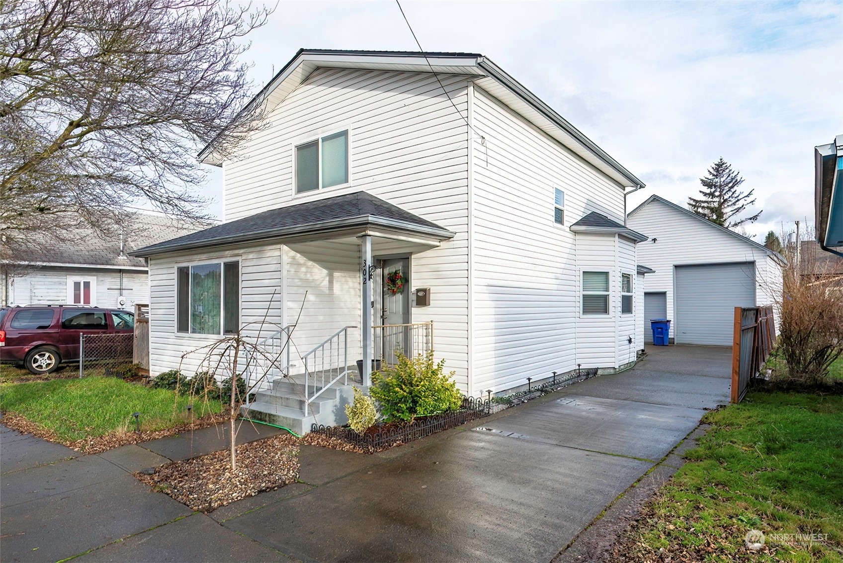 Property Photo:  302 SW 4th Avenue  WA 98626 