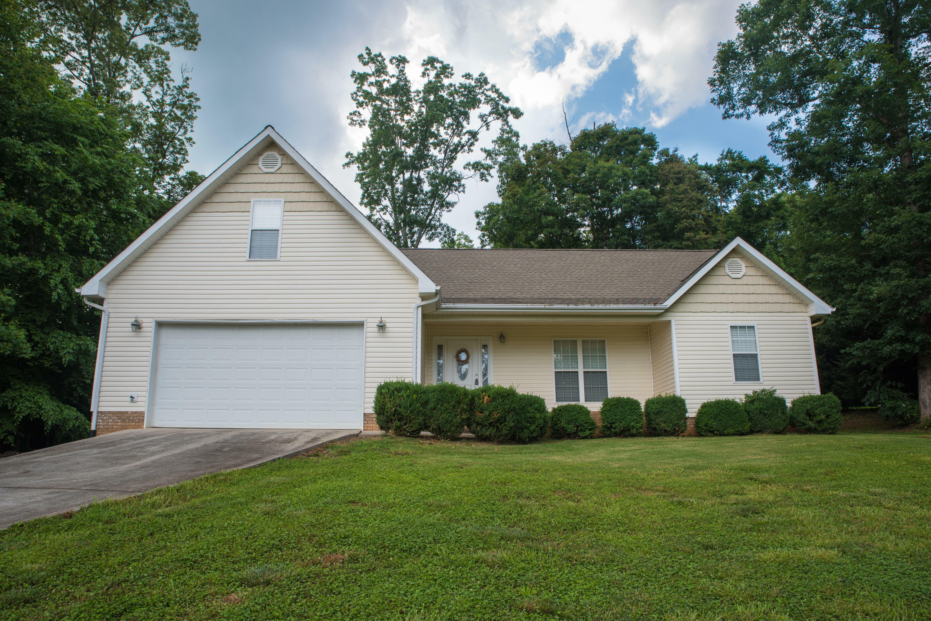 Property Photo:  1634 Old Middlesettlements Rd  TN 37801 