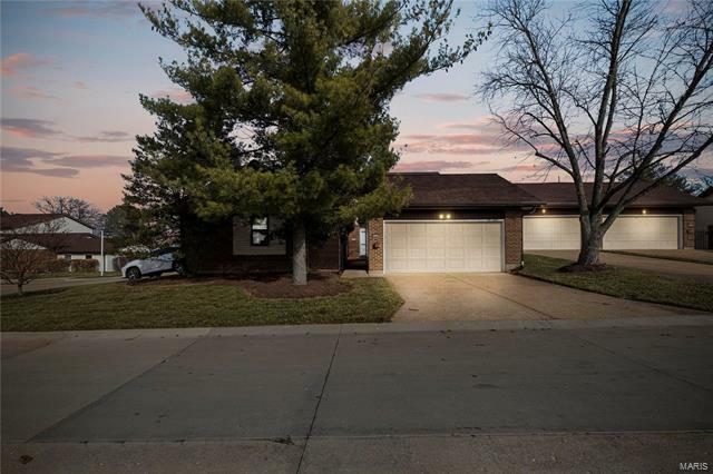 Property Photo:  12939 Burning Bush Court  MO 63146 