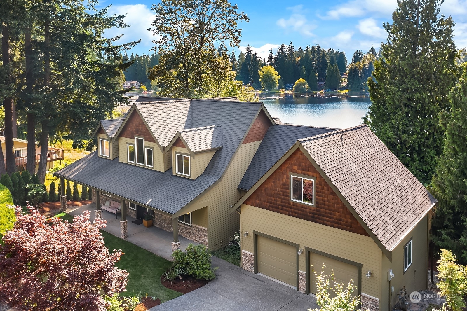 Property Photo: 13927 E Lake Kathleen Drive SE WA 98059