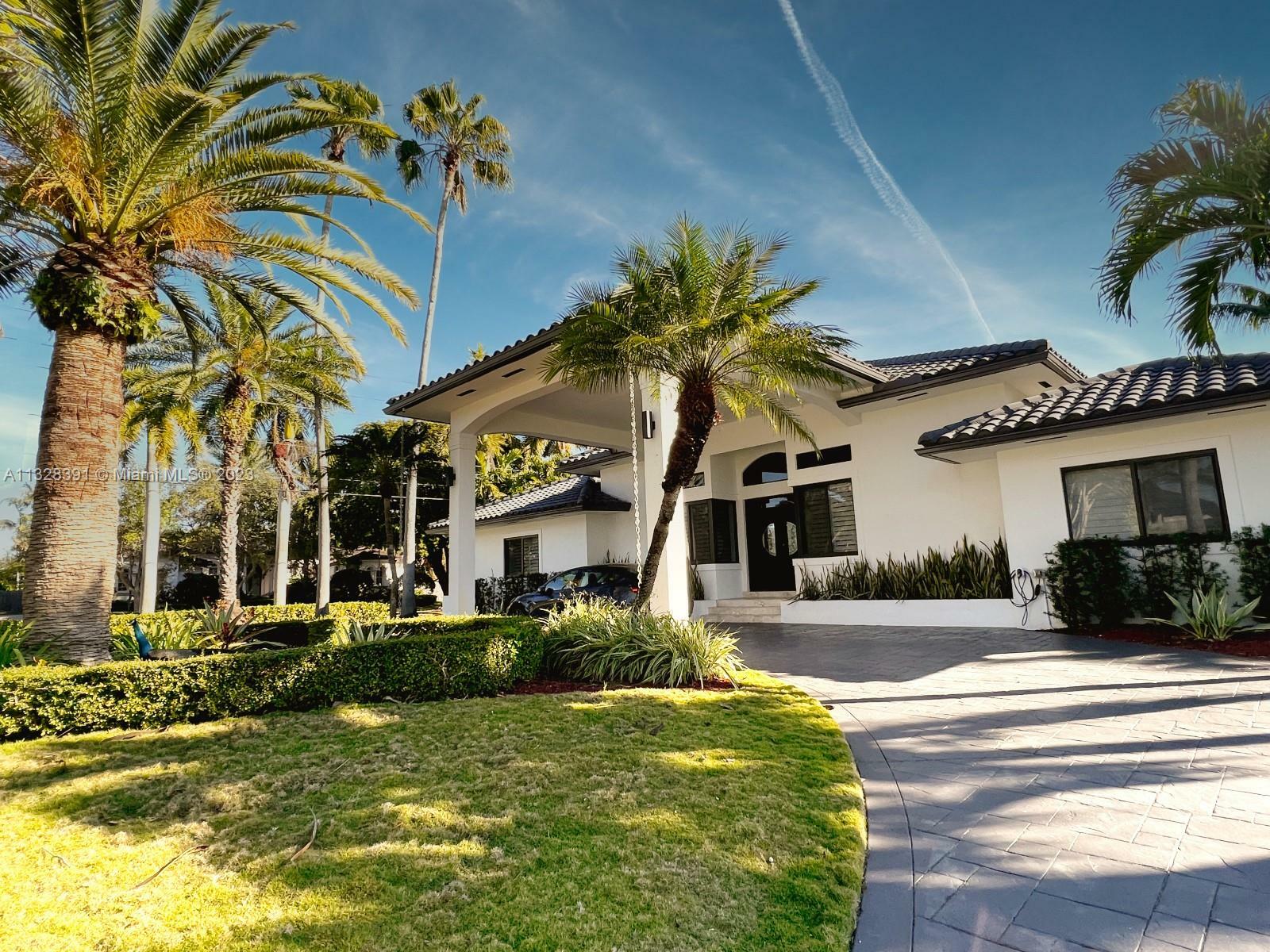 Property Photo: 17615 SW 80th Ct FL 33157