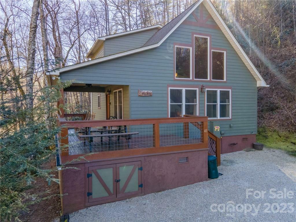 Property Photo: 41 Fontana Woods Lane NC 28713