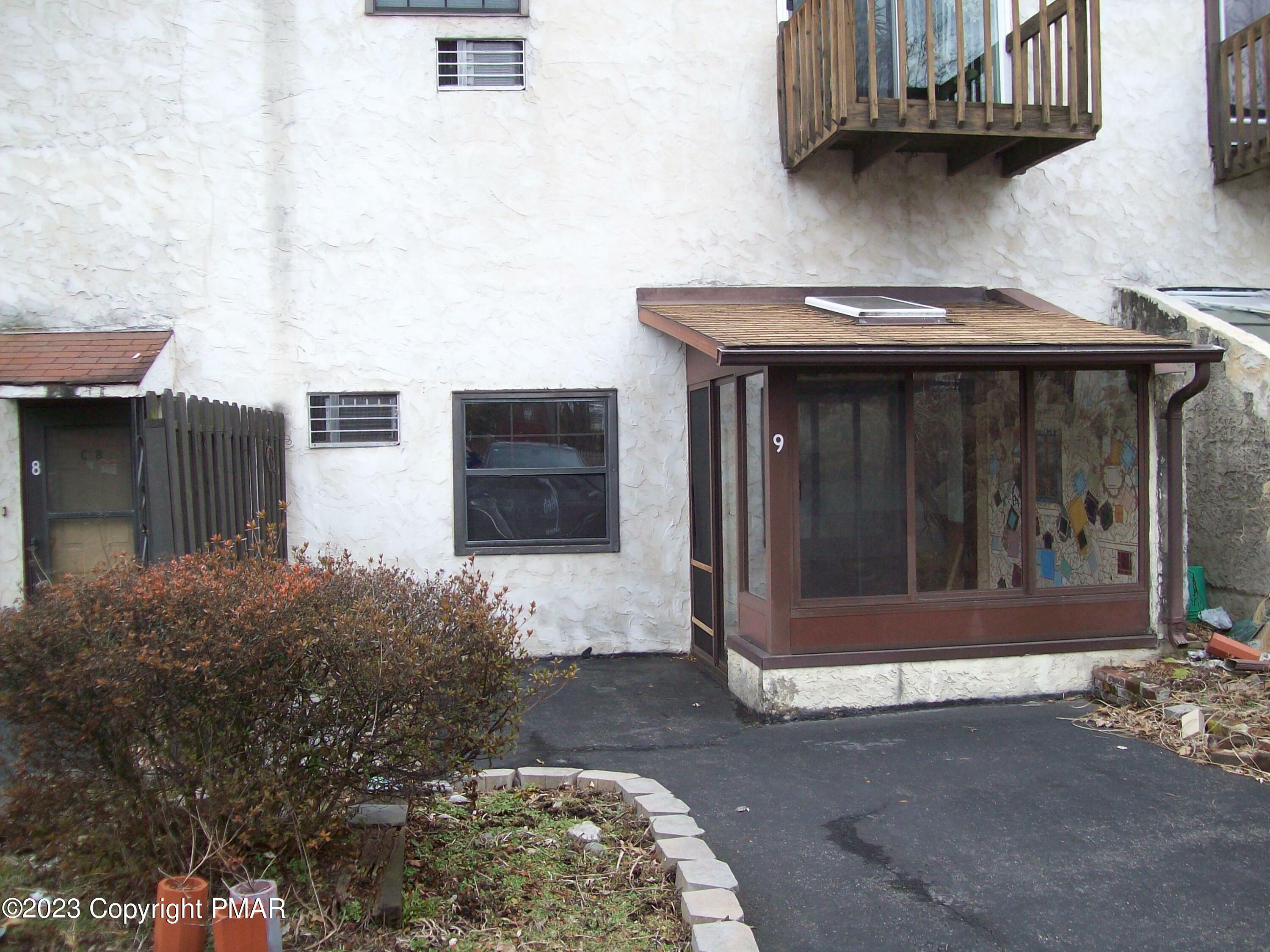 Property Photo:  240 Harris St C9  PA 18301 