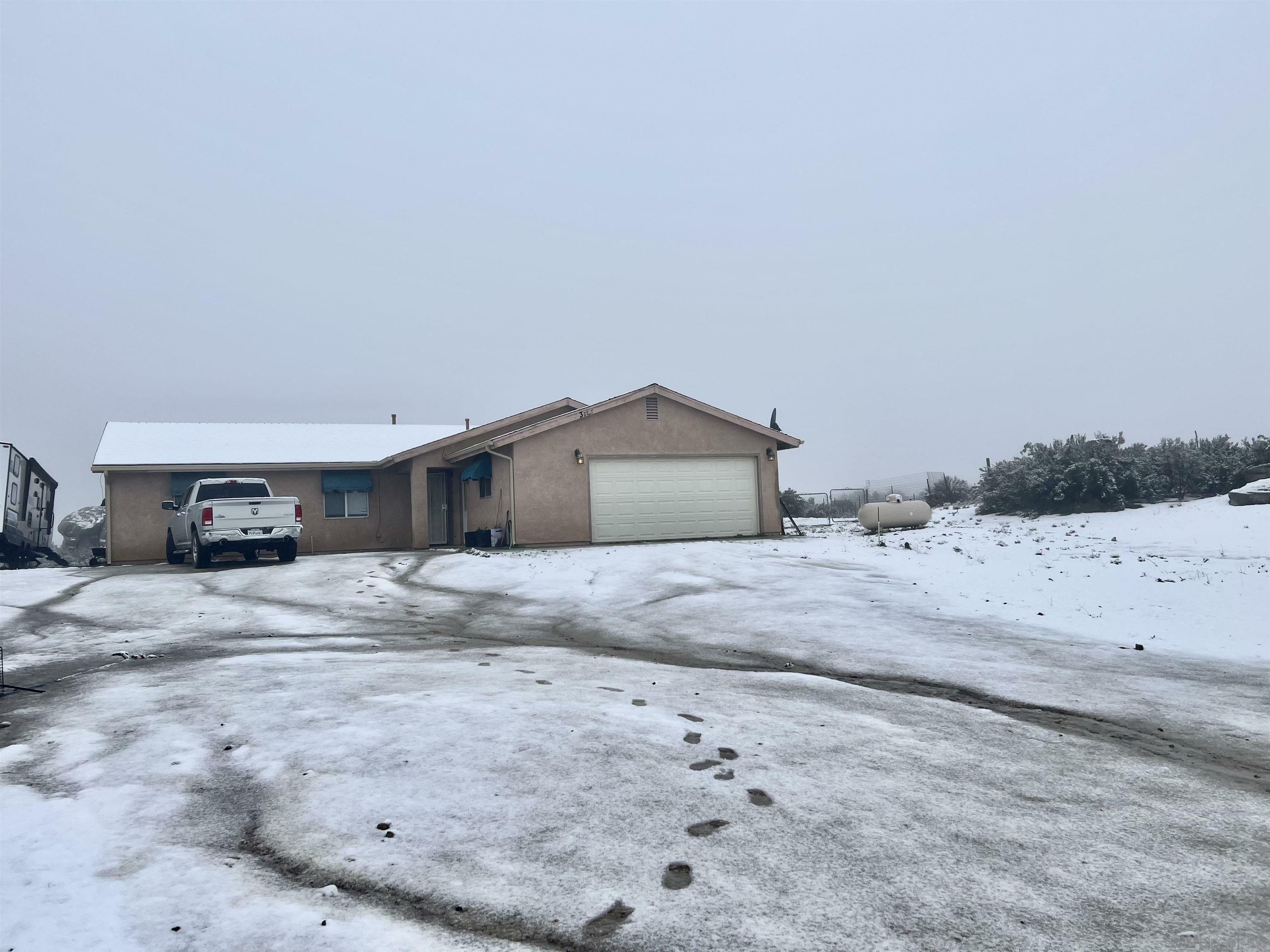 Property Photo:  38747 Alta Vega Rd  CA 91905 