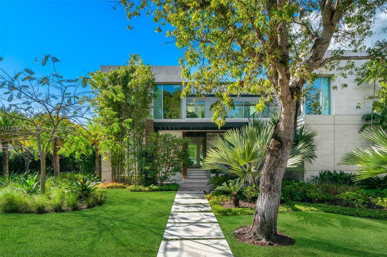 Property Photo: 390 Pacific Rd FL 33149