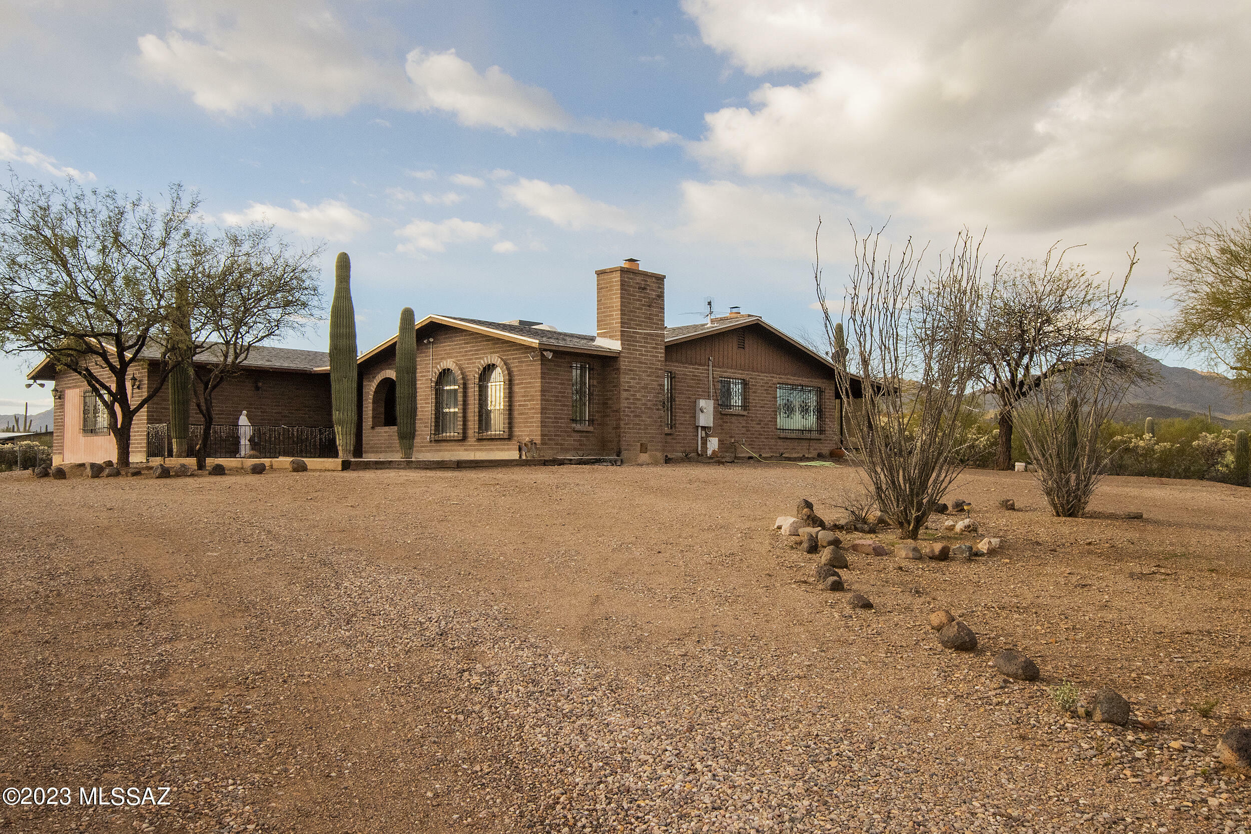 Property Photo:  5811 W Diamond Street  AZ 85745 