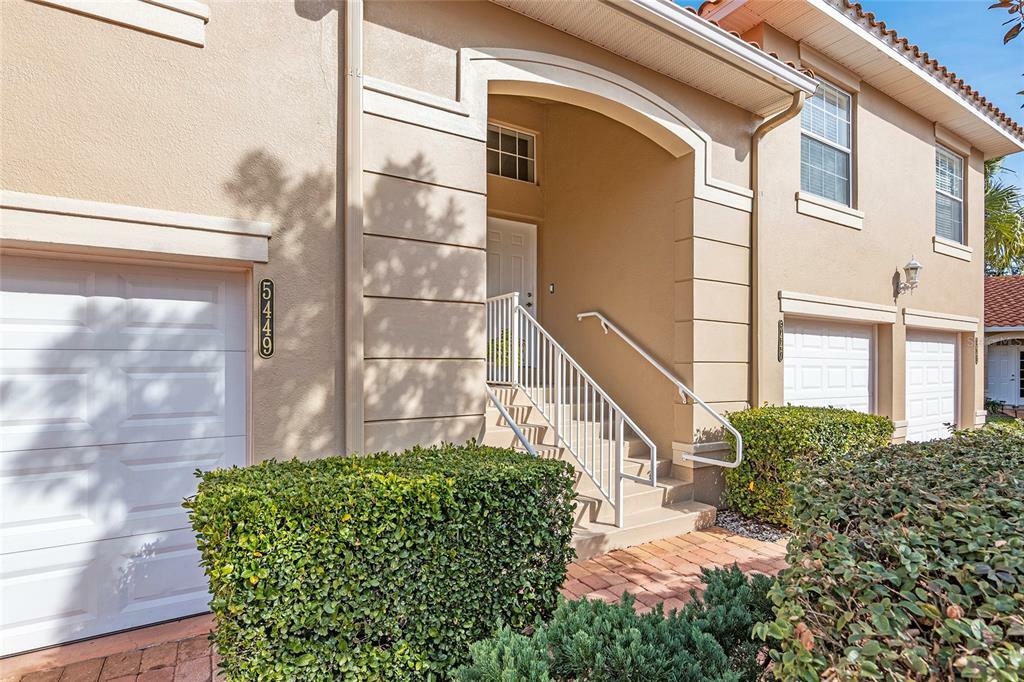 Property Photo: 5449 Admiral Way . FL 34484