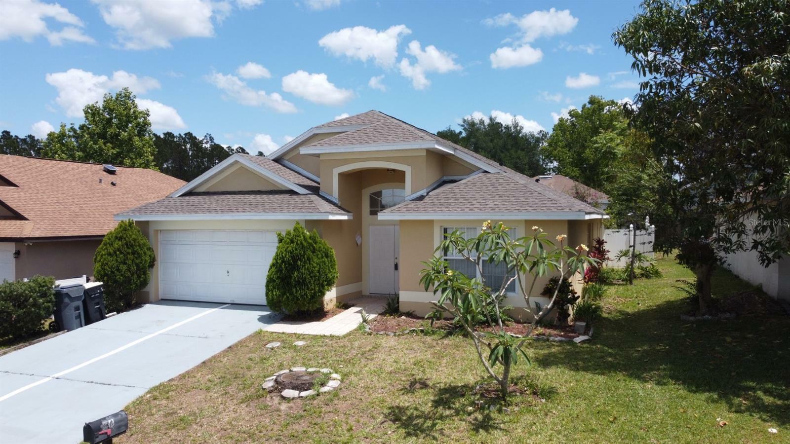 Property Photo:  144 Crestwood Pass  FL 33897 