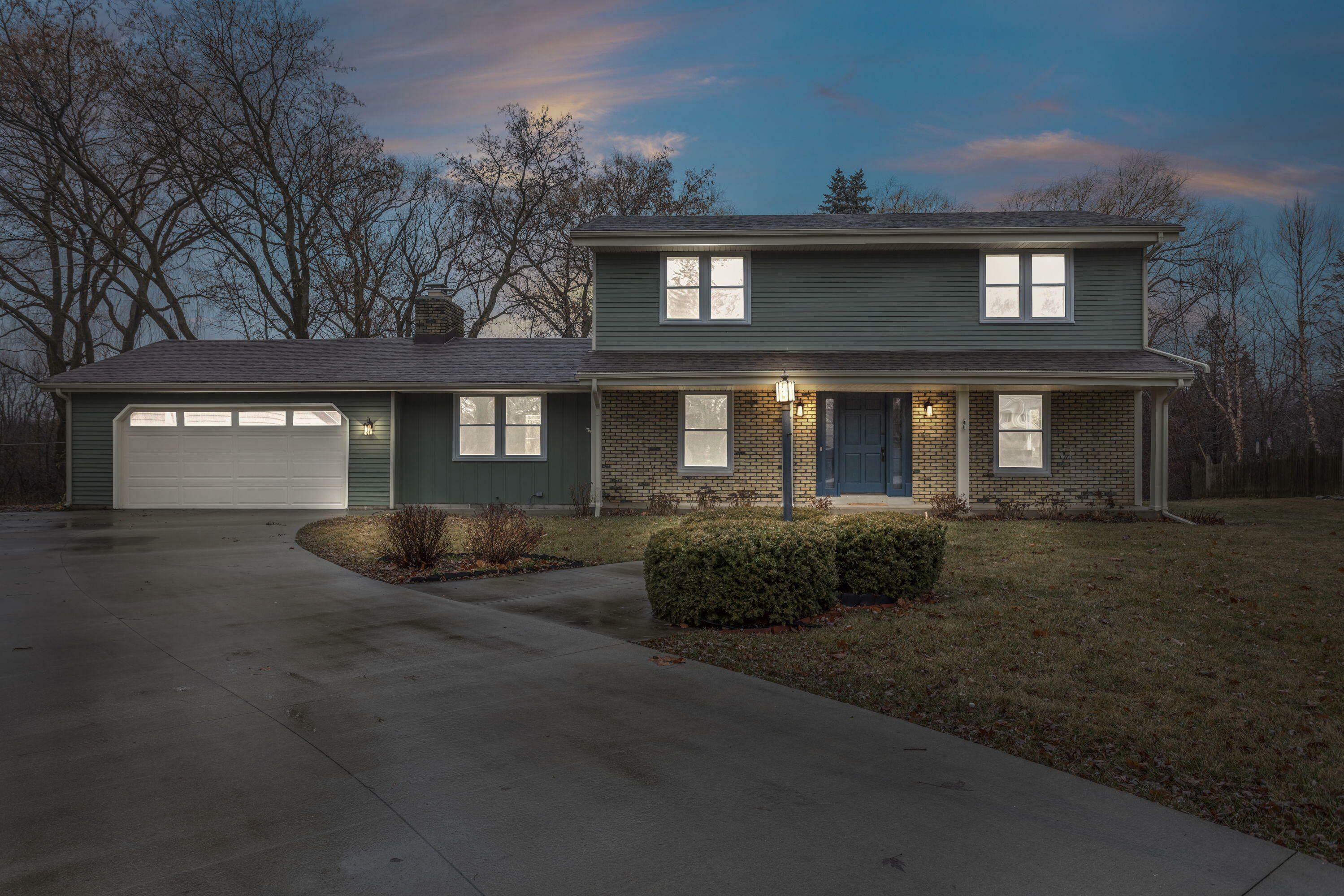 Property Photo: 10333 N Versailles Ct WI 53092