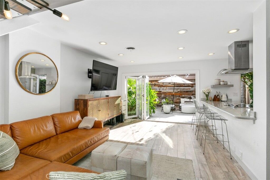 Property Photo: 9801 Jamaica Circle CA 92646