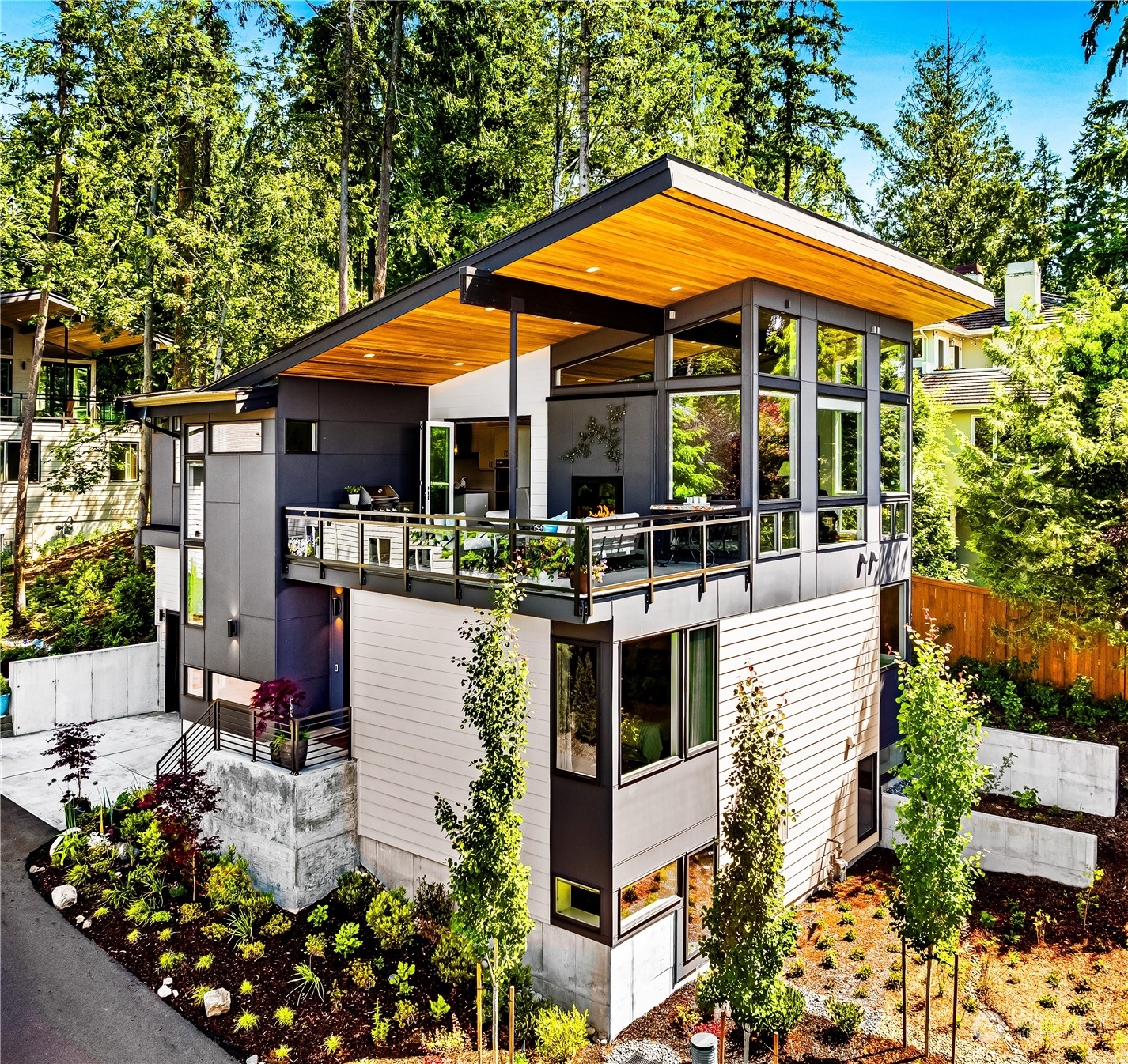 Property Photo: 11128 78th Court NE WA 98034