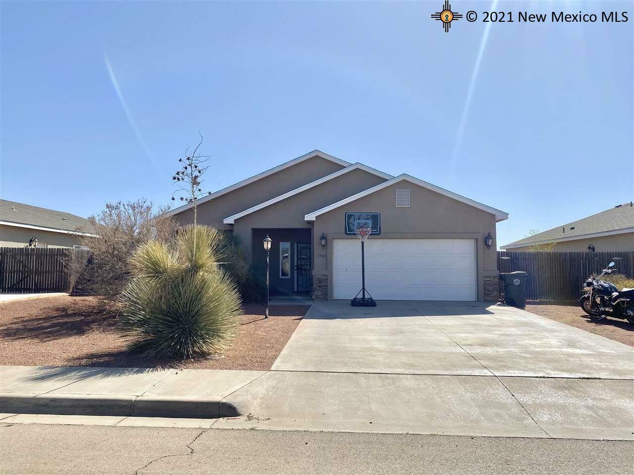Property Photo: 1705 College Park NM 88101