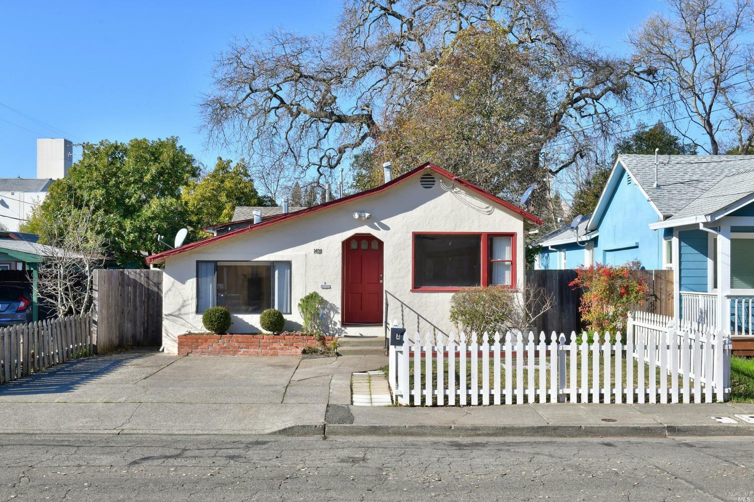 Property Photo:  1421 Slater Street  CA 95404 