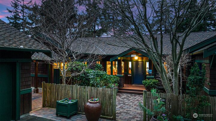 Home for sale in Clinton 6312 Chinook Drive, Clinton, WA 98236