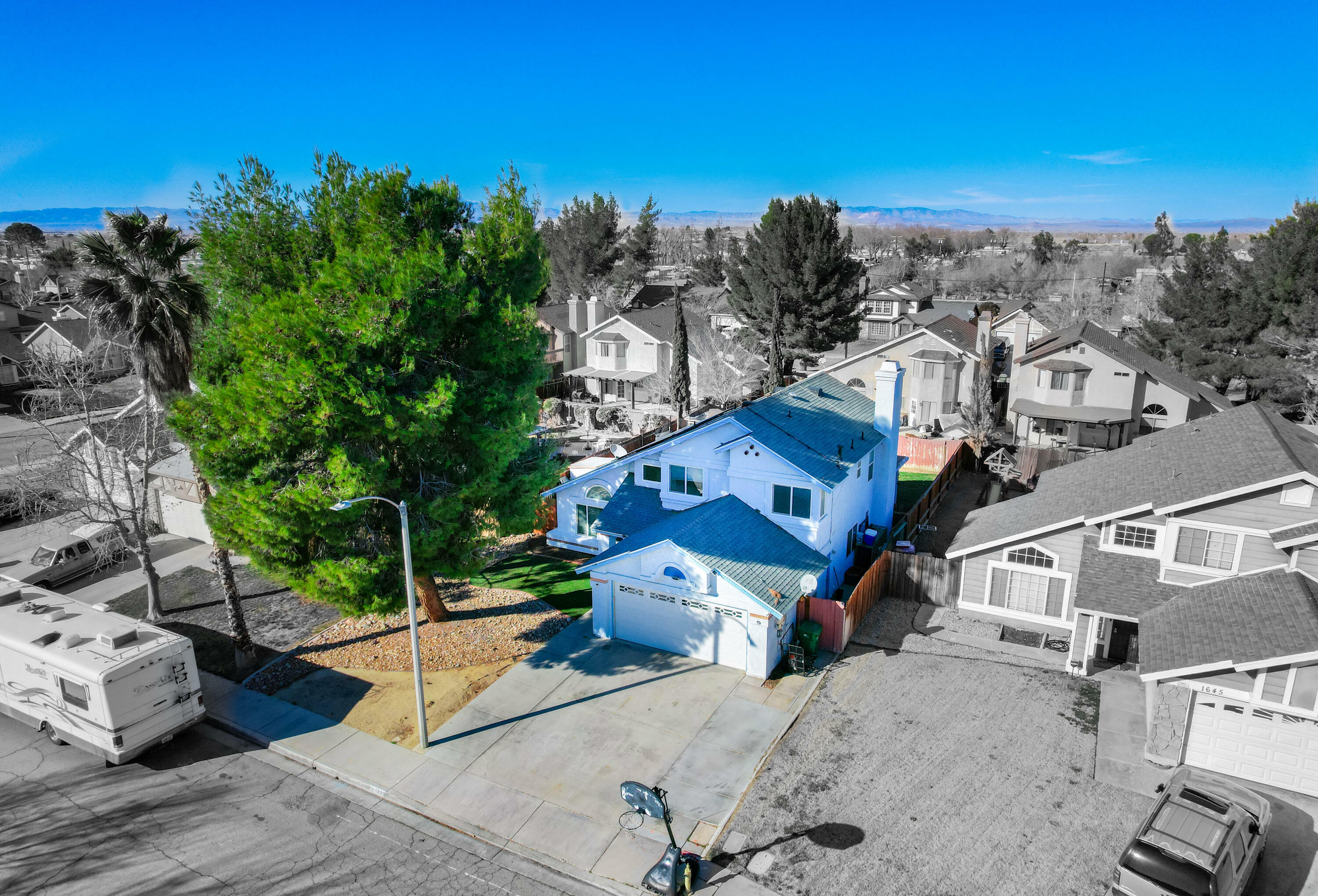 Property Photo:  1639 Laurie Court  CA 93535 