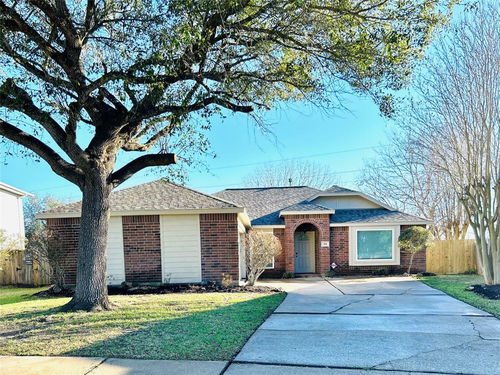 Property Photo:  214 Fort Sumter Court  TX 77469 