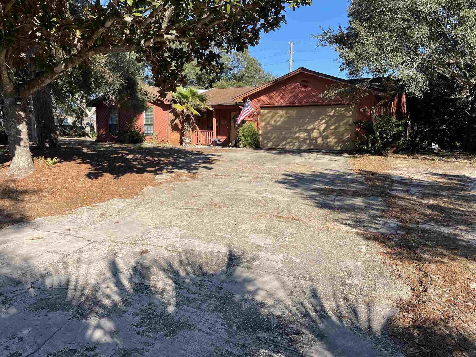 Property Photo: 1154 Great Oaks Ct FL 32563